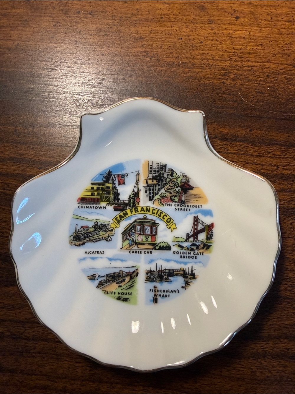 San Francisco Shell-Shaped Decorative Dish - White with Multicolor Scenic Print